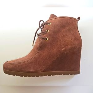 Michael Kors Lace Up Suede Wedge Bootie 7.5 in Camel/Tan Color